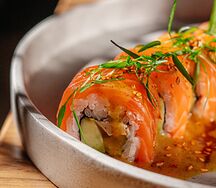 Ролл Лосось-манго