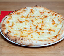 Пицца с грушей и сыром 32 см