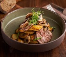 Картофель с говядиной и грибами
