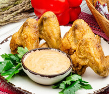 Куриные крылышки с соусом