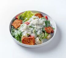 Салат Цезарь с курицей