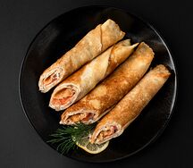 Блины с лососем и творожным кремом