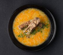 Суп гороховый с копчеными ребрами