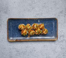 Ролл с креветками темпура  и соусом том ям