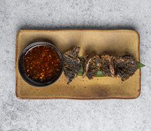 Креветки в черной темпуре