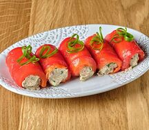 Рулетики из перца с орехами
