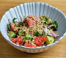 Овощной салат с орехами