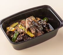 Салат с ростбифом и древесными грибами