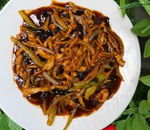 Свинина с грибами и перец чили