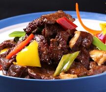 Жареная говядина с болгарским перцем и черным перцем