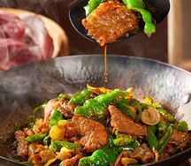 Жареная свинина с перцем чили 