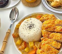 Карри со свиной отбивной и рисом