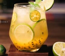 Свежая маракуйя и лаймовая вода