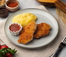 Жареная курица в кляре с пюре