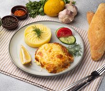 Треска под сливочно-сырным соусом