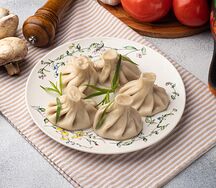 Хинкали с грибами и сыром сулугуни