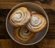 Булочка с творогом