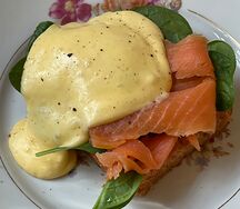 Бенедикт с лососем