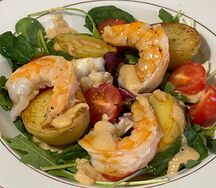 Тёплый салат с креветками