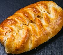 Слойка с ветчиной и сыром