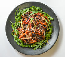 Вок с грибами шиитаке и тофу в остром соусе