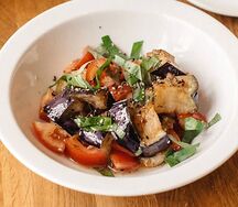 Салат с баклажанами и сыром