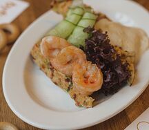 Картофельная вафля с креветкой