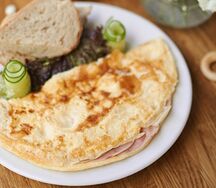 Омлет с ветчиной и сыром