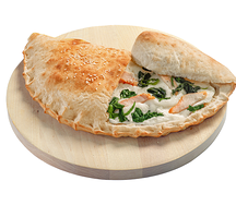 Кальцоне с курицей и шпинатом