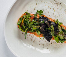 Сибас в свекольном листе с томатным релишем