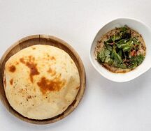 Хумус с ягненком и питой