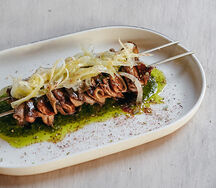 Язык с маринованным фенхелем и травами