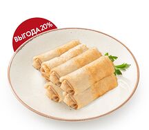 Большая порция блинчиков с курицей и грибами