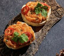 Бутерброды с пряной красной рыбой