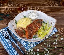 Жареное филе морского окуня с картофельным пюре