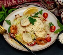 Салат Цезарь с креветками 