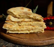 С картофелем, сулгуни и аджикой