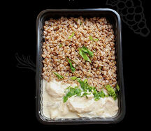 Гречневая крупа с бефстроганов из куриной грудки