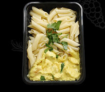 Пенне с куриным филе в сырном соусе