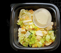 Салат с куриным филе, кукурузой и тунцовым соусом