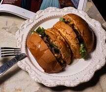 Вкусный чизбургер