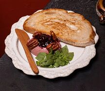 Взбитый паштет с вишней