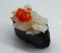 Фирменные суши с салатной креветкой