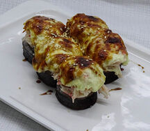 Запеченный ролл крабовый с сыром