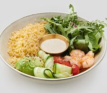 Боул с креветками, авокадо и булгуром