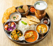 Чикен-тхали с курицей