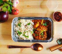 Карри с курицей и рисом