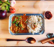 Карри с бараниной и рисом