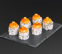 Запеченный с крабом под соусом спайси