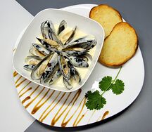 Мидии в сливочно-сырном соусе